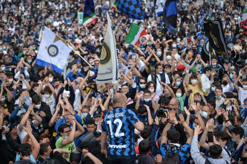 Da Atalanta-Valencia ai casi Napoli e Spezia. Se il pallone diventa una "bomba" biologica