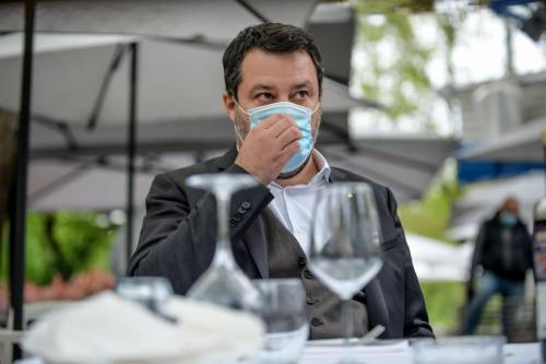 "Devi morire", "Figlio di p...". Insulti choc a Salvini pure da Chef Rubio