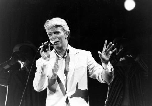 Un viaggio spaziale sulle tracce artistiche di David Bowie