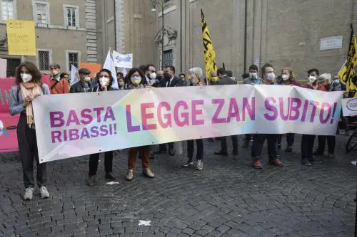 Via la censura e il nodo scuola. Ecco la "contro-legge" leghista