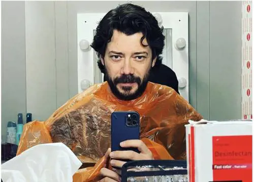 "La casa di Carta", Alvaro Morte saluta il personaggio del Professore: "Mi mancherà divertirmi con te"