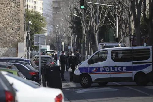 Ex marito spara alla moglie e poi la brucia viva, morta donna di 31 anni