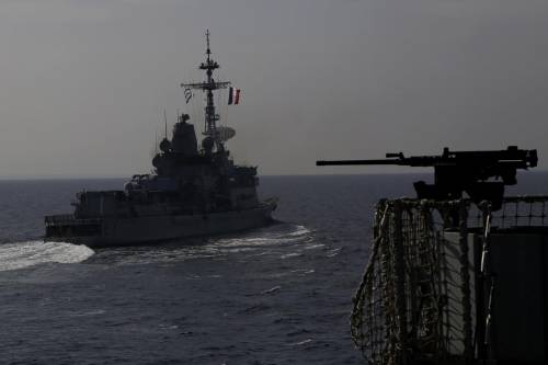 Navi da guerra in mare: cosa sta succedendo nella Manica