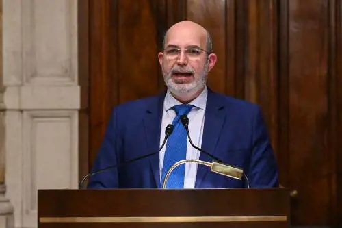 M5S senza guida. Crimi è nei guai: risarcimento per gli espulsi?