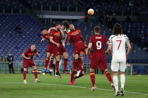 La Roma gioca con orgoglio ma non riesce nell'impresa: in finale va lo United