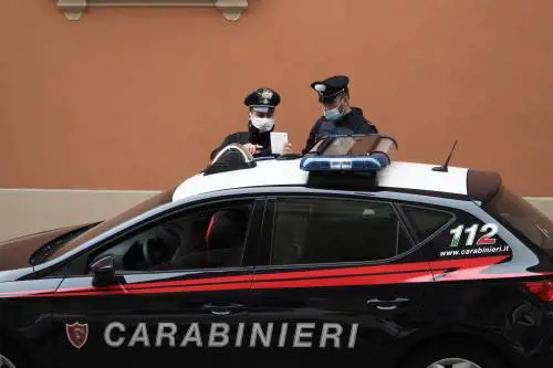 Rissa a colpi di ascia e dita mangiate: esplode la violenza dei migranti