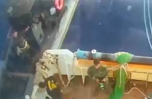 Gli spari, l'abbordaggio: cosa è successo davvero nell'assalto al peschereccio italiano