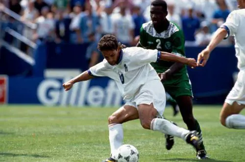 "Vedo ex colleghi come prof in tv ma loro non sapevano palleggiare con le mani". Con chi ce l'ha Baggio?