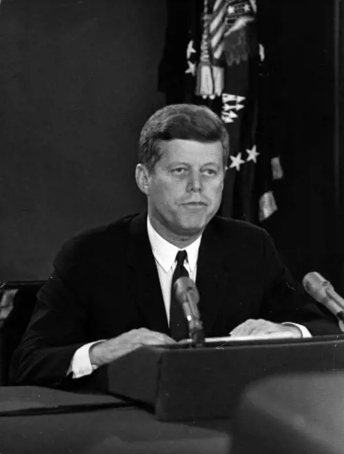 Spuntano le lettere di Kennedy all'amante