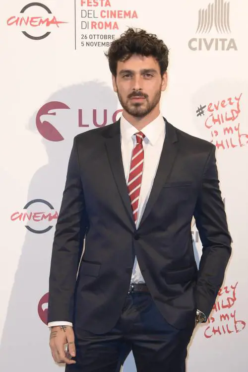 Michele Morrone offende Belen: "Il mio prototipo di donna è più altolocata"