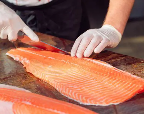 Ecco il trucco per riconoscere se il salmone è buono