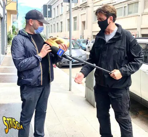 Zalone prende in giro la Pausini: "È rimasta male? Le propongo uno scambio"
