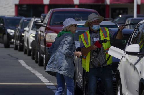 Costa Est senza benzina. Usa paralizzati dopo l'attacco all'oleodotto