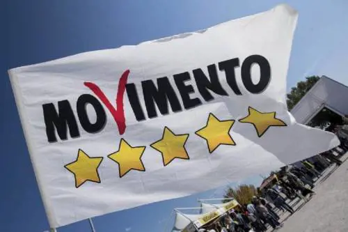 Conte silurato dai grillini: "Vacci tu da solo a elezioni anticipate"
