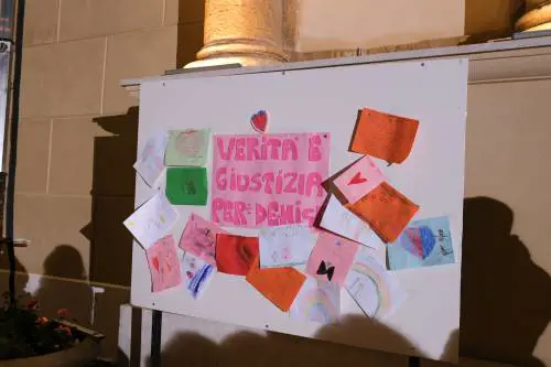 "Denise, papà ti porterà a prendere un gelato"