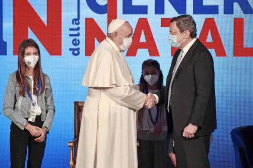 "Senza bambini l'Italia è morta". E il Papa benedice il bonus per i figli