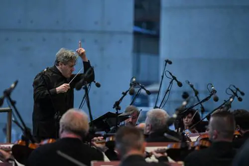 Santa Cecilia fa il miracolo. E riparte nonostante tutto