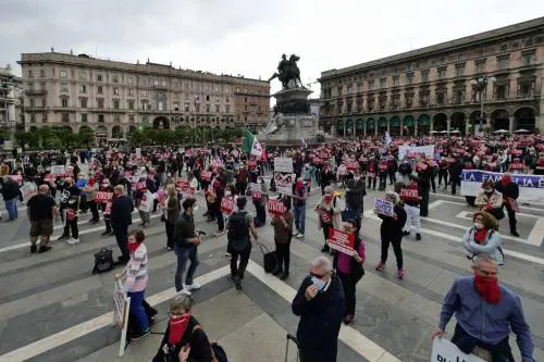 Scontri in piazza con la polizia. Ecco i progressisti del ddl Zan