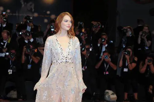 Arriva "Crudelia" con le due Emma da Oscar. "Cerchiamo di capire i motivi della cattiveria"