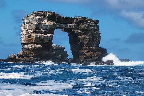 Galapagos, per erosione crolla Arco di Darwin. DiCaprio dona 43 milioni per salvare l'arcipelago