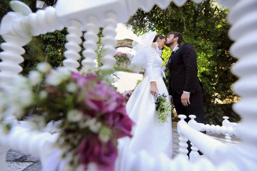Invitati, tavoli, buffet: il matrimonio sarà "all'inglese"