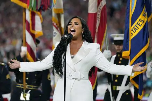 Demi Lovato: "Sono non-binaria. Usate il 'loro' per parlare di me"