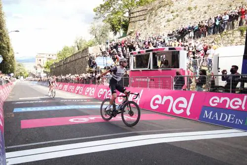 I miracoli di Caruso e la premiata gioventù