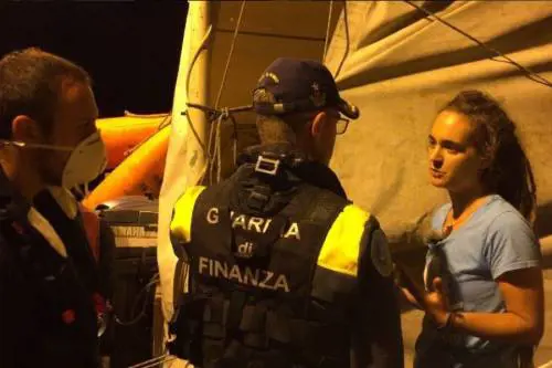 Rackete salva? Ecco cosa non torna...