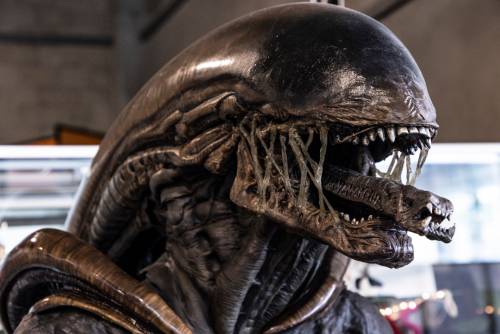 Alien: Pianeta Terra su Disney+, tra nuovi ibridi e il ricordo che siamo mortali