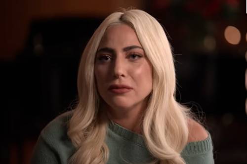 La confessione choc di Lady Gaga: "Violentata e abbandonata incinta in strada"