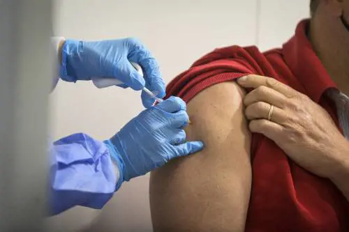 Le sbagliano la seconda dose, intervengono i carabinieri