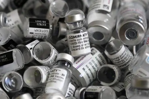 Nuovo vaccino e terza dose: ecco cosa ci aspetta