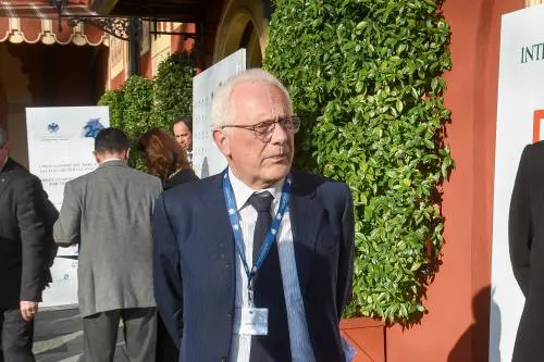 Rispunta pure Vincenzo Visco: "Bene colpire i ricchi" 