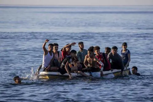 "Cimitero riservato ai migranti". Lo schiaffo del sindaco pro accoglienza