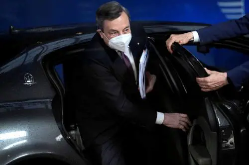 Così Draghi "dribbla" i veti sulle grandi opere