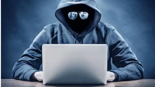 "Soldi da un parente": scatta la truffa via email