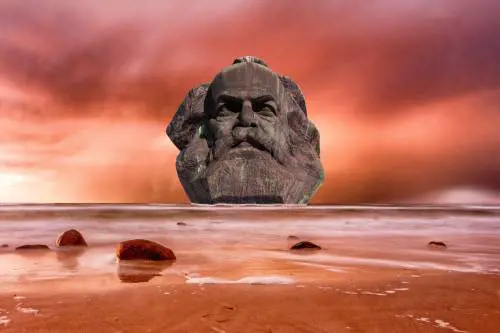 "Il capitale è morto", il marxismo anche e le merci non si sentono molto bene