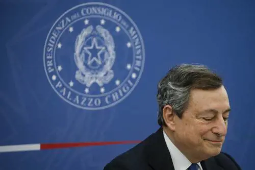 Le folli manovre dei 5s per far saltare Draghi. E Conte…