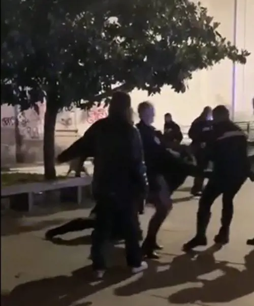 La rapina con il pitbull, poi gli spari: caos nel cuore della movida
