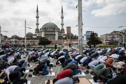 "Il sogno" del Sultano è diventato realtà. Il simbolo laico trasformato in moschea