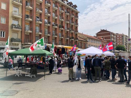 Schiaffo della Lega al Pd. Il gazebo "rosso" è vuoto