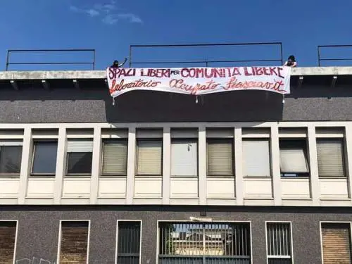 Così Sala coccola gli antagonisti: 28 edifici "okkupati"