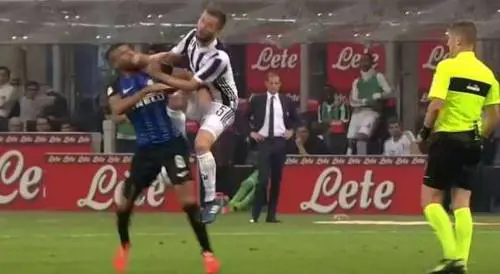 Resiste il caso Pjanic tra polemiche e querele con il giallo in sala Var