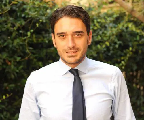 Il candidato del Pd si ritira e smonta così Letta