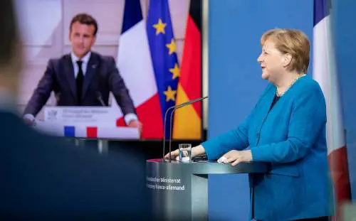 Assedio dal mare e dall'Ue: il patto che soffoca l'Italia