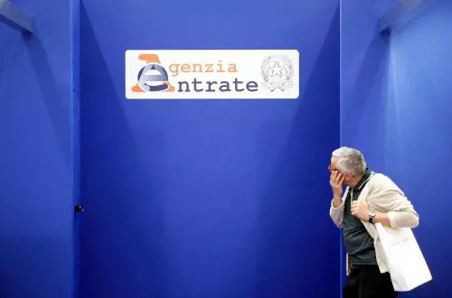 Contanti, oro e case: arriva la grande spia del Fisco