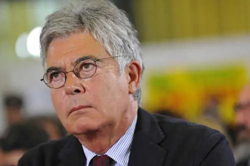 "Un disastro firmato Caselli: i pm contro i carabinieri"