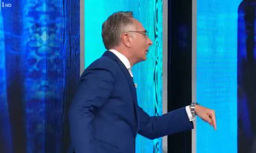 Bonolis irrompe a Notte Azzurra: "Non mi faccio perculare"