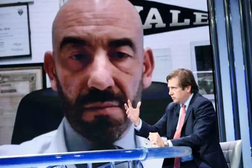 Matteo Bassetti stronca il Cts: "In 4 al ristorante? L'ennesima panzana"