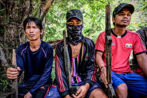 Giungla e sangue. La nuova vita degli insorti in Myanmar